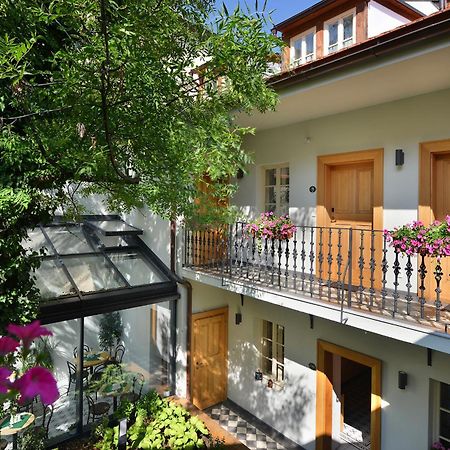 Hotel At The White Lily Prague Exterior photo