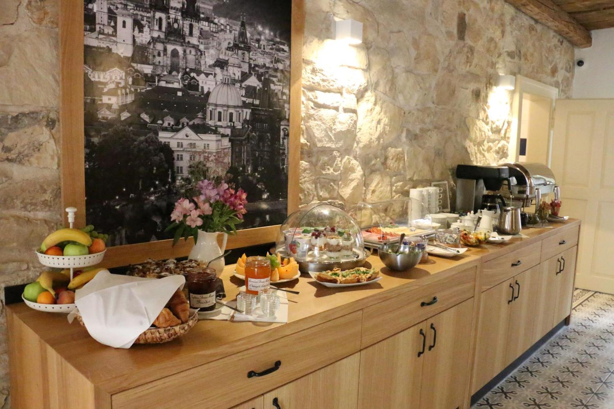 Hotel At The White Lily Prague Exterior photo