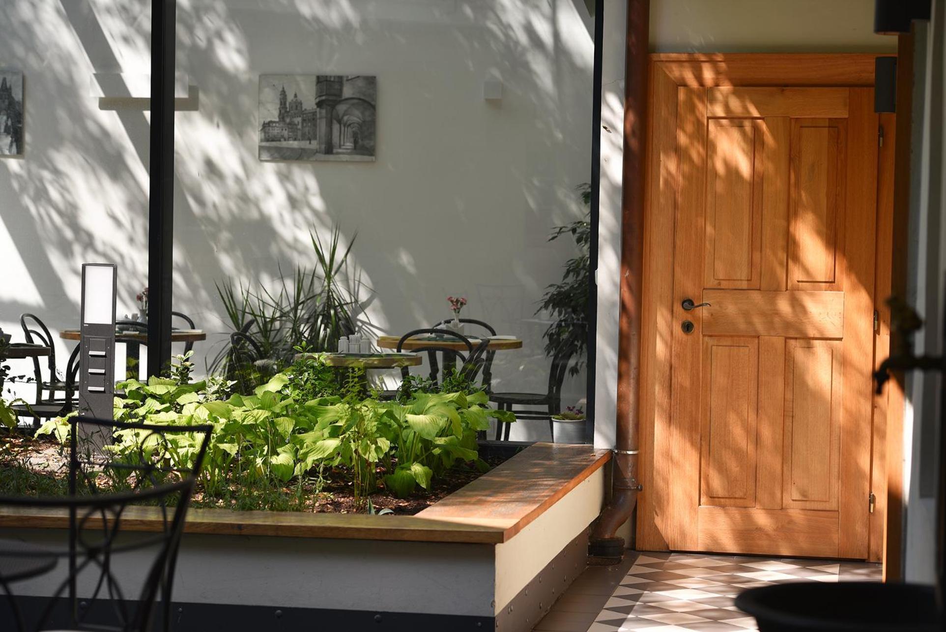 Hotel At The White Lily Prague Exterior photo