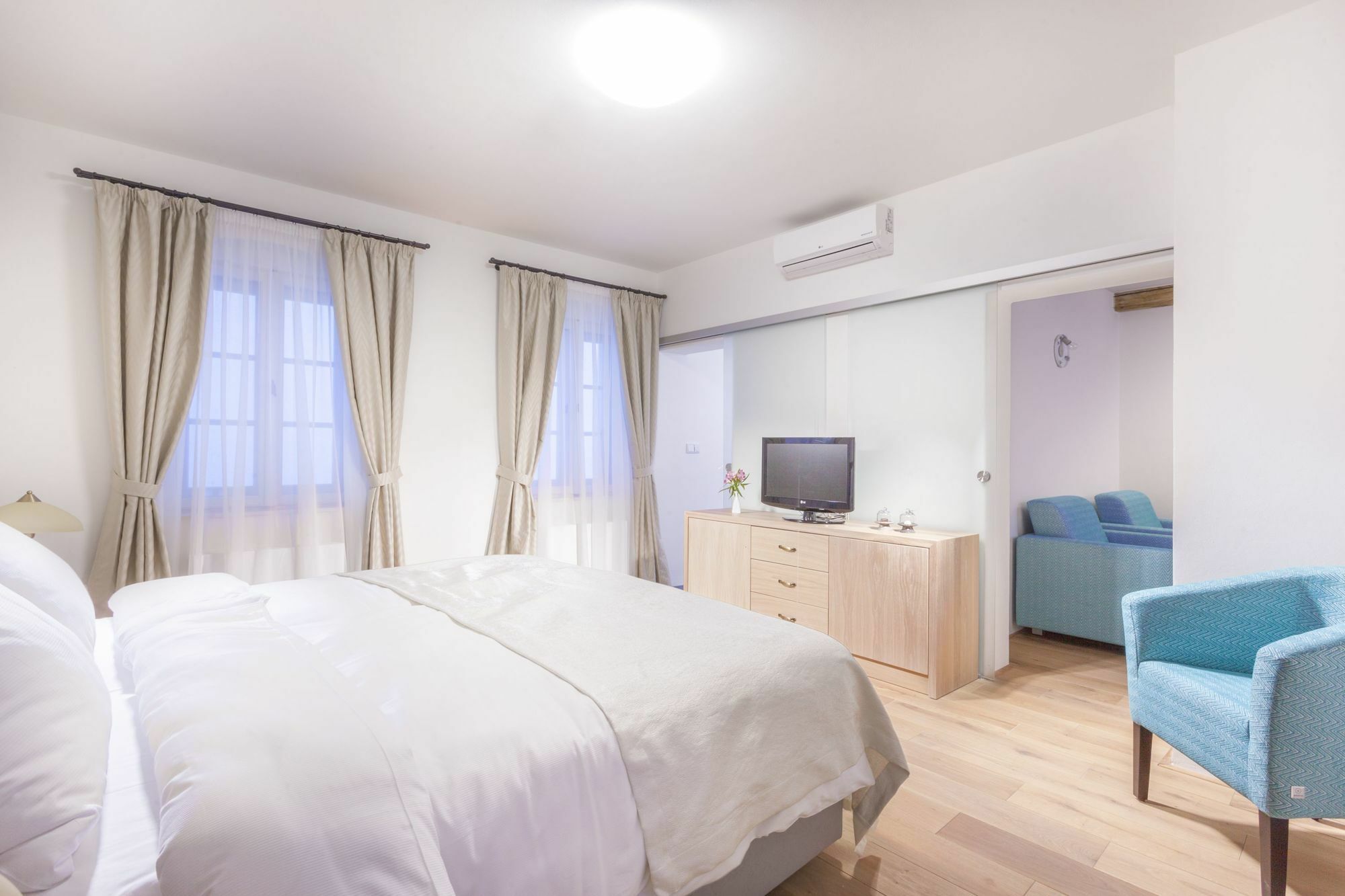 Hotel At The White Lily Prague Exterior photo